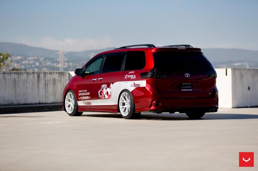  Toyota Sienna by Vossen on Vossen Wheels (VFS6) 2017 года  (фото 9 из 31)